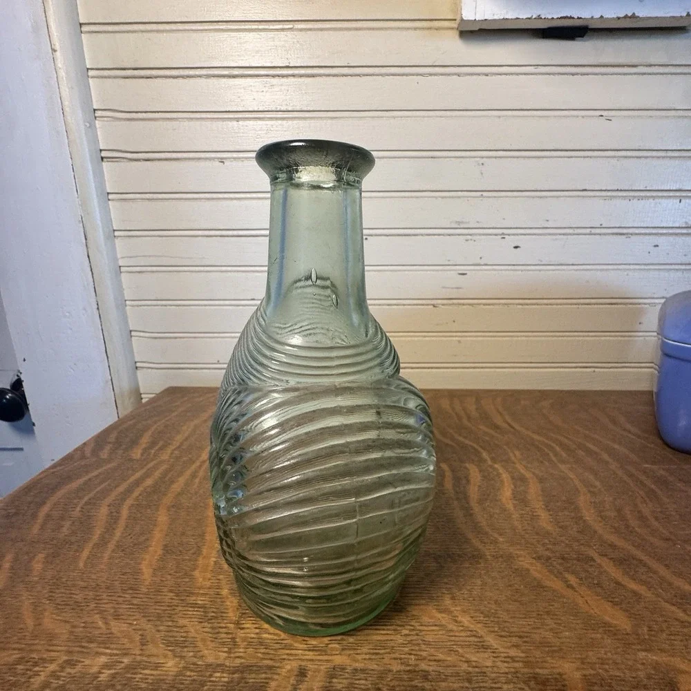 Vintage Nautilus Seashell Embossed Green Glass Vase Bottle 10